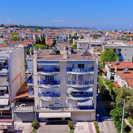 Lovely And Sunny Apartament 300M From Beach!! Peraía Buitenkant foto