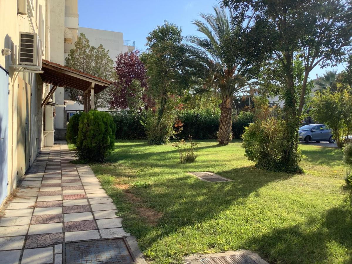 Lovely And Sunny Apartament 300M From Beach!! Peraía Buitenkant foto
