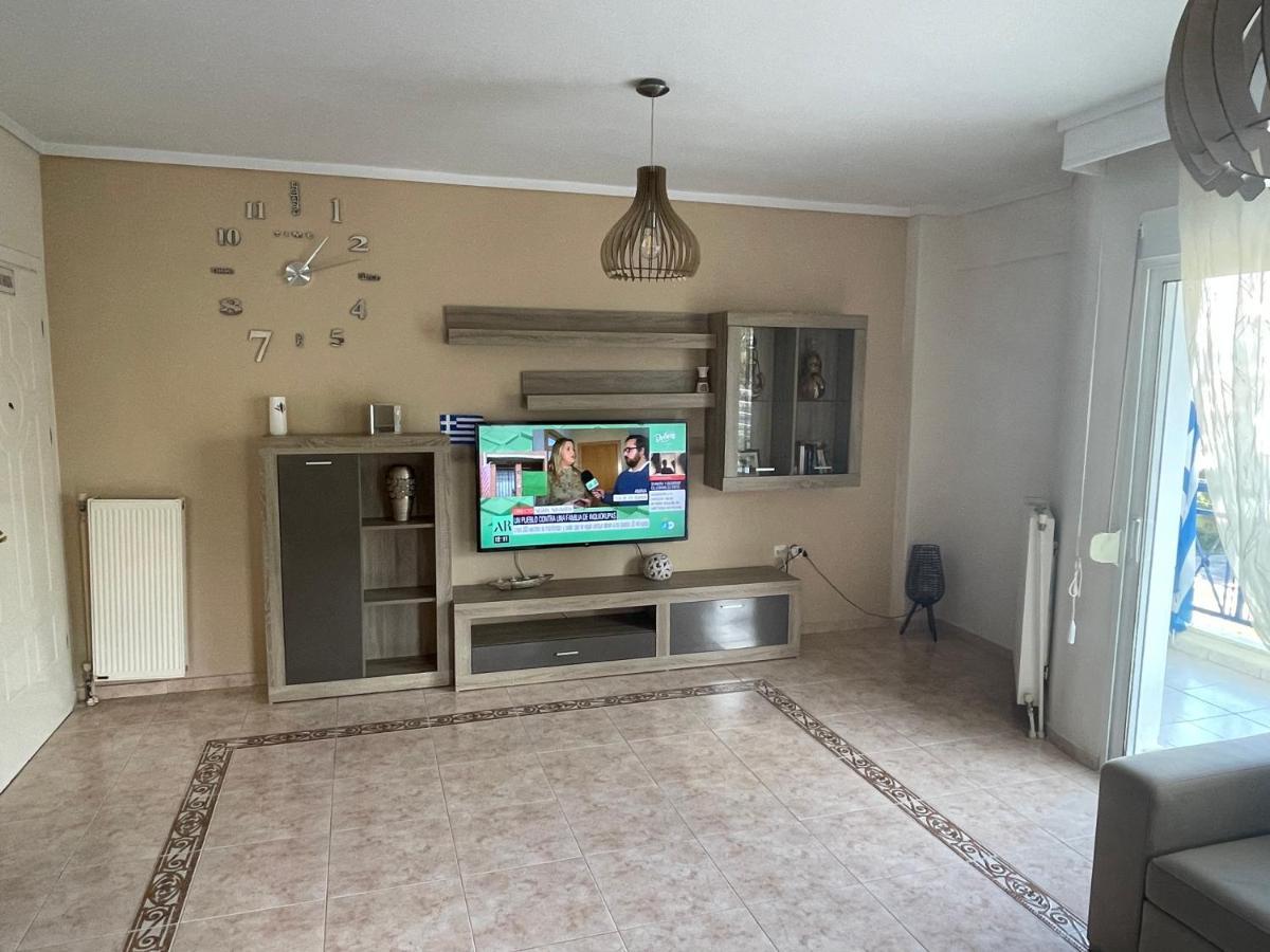 Lovely And Sunny Apartament 300M From Beach!! Peraía Buitenkant foto