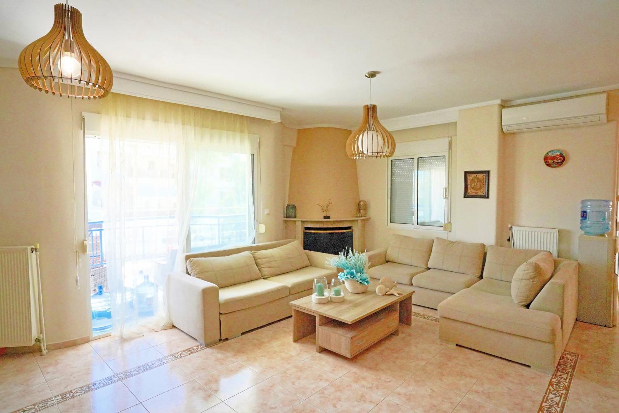 Lovely And Sunny Apartament 300M From Beach!! Peraía Buitenkant foto
