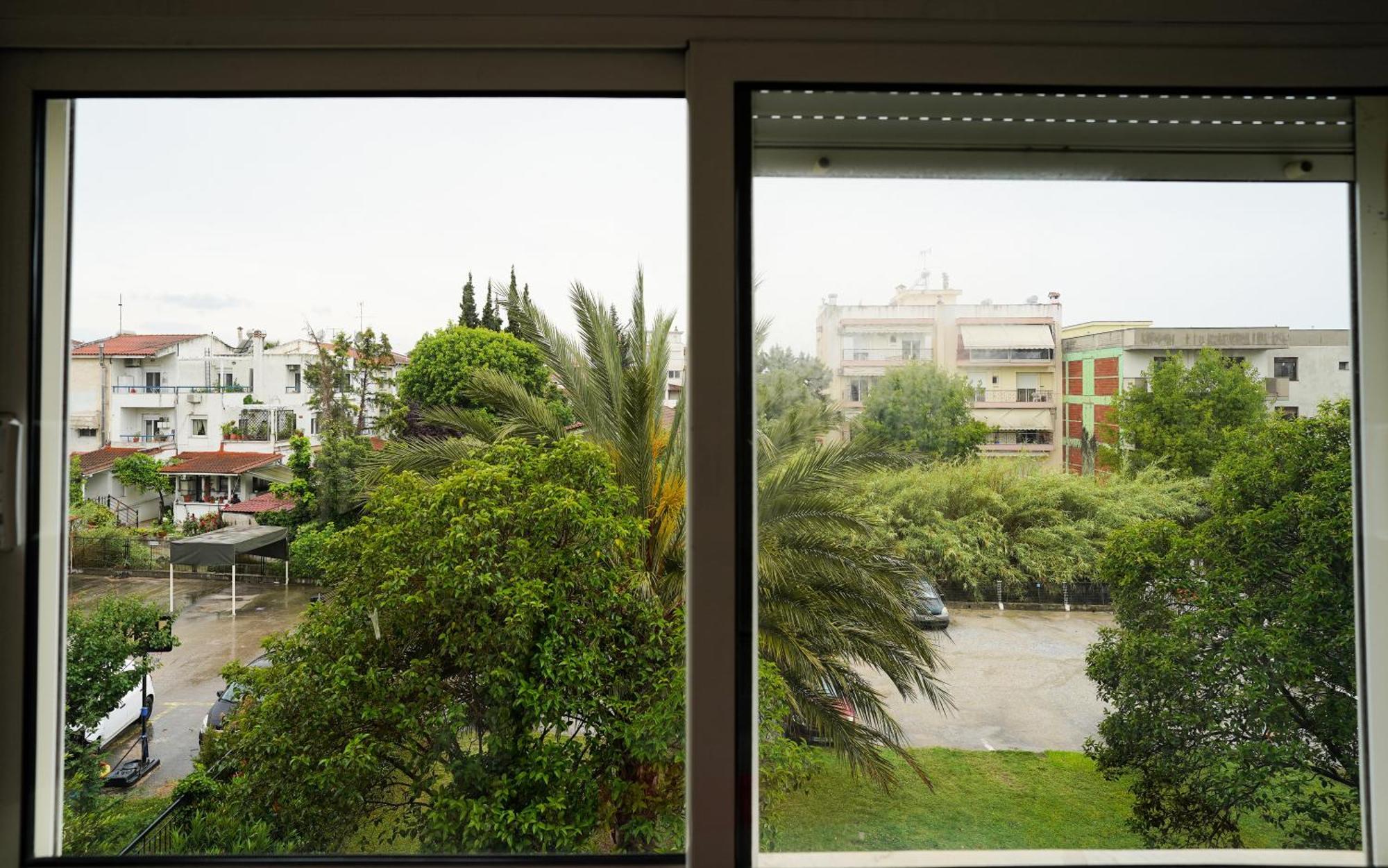 Lovely And Sunny Apartament 300M From Beach!! Peraía Buitenkant foto