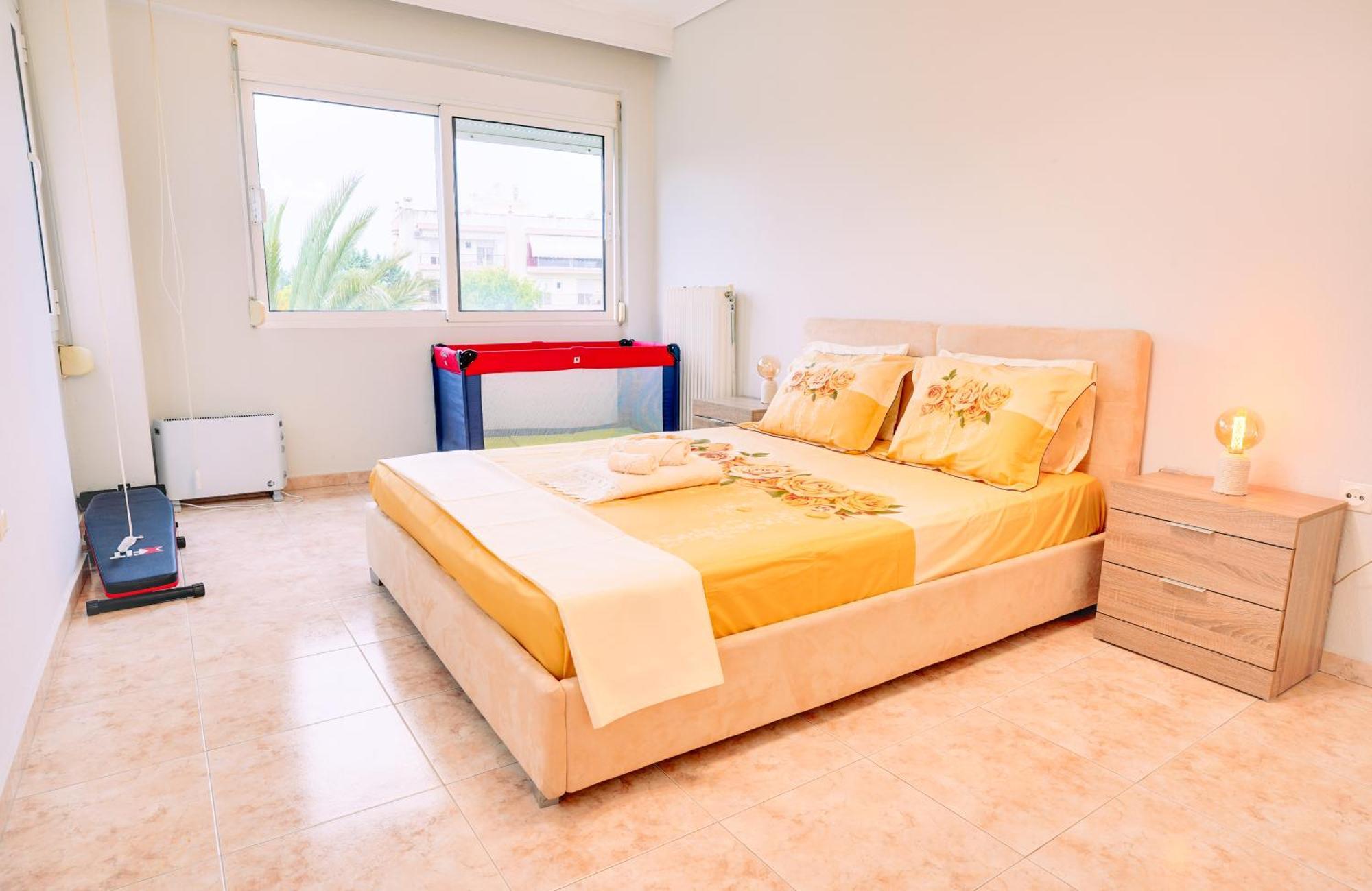 Lovely And Sunny Apartament 300M From Beach!! Peraía Buitenkant foto
