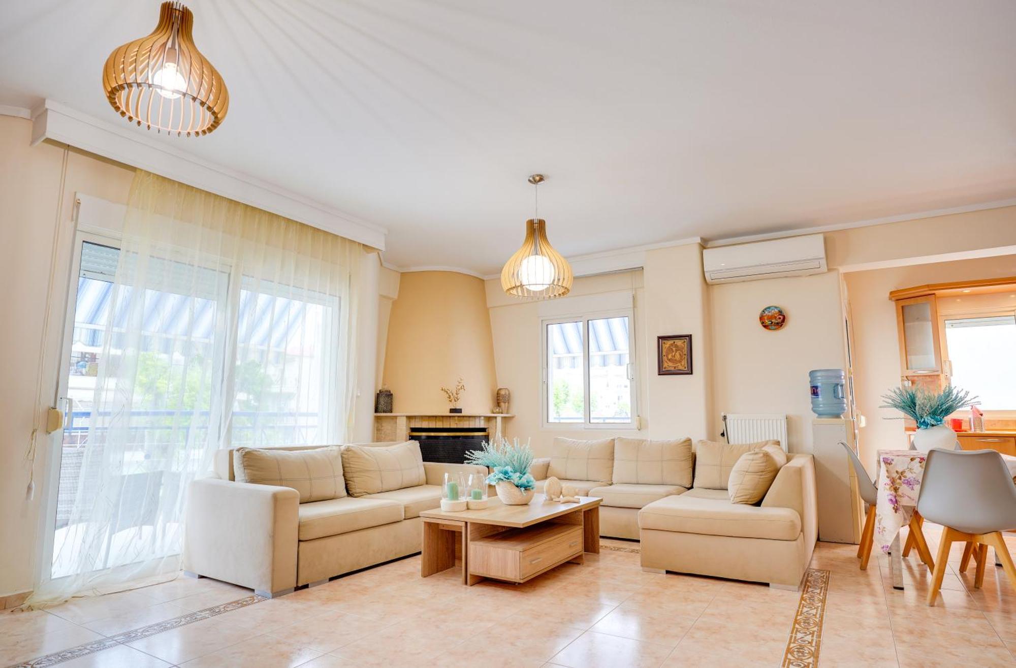 Lovely And Sunny Apartament 300M From Beach!! Peraía Buitenkant foto