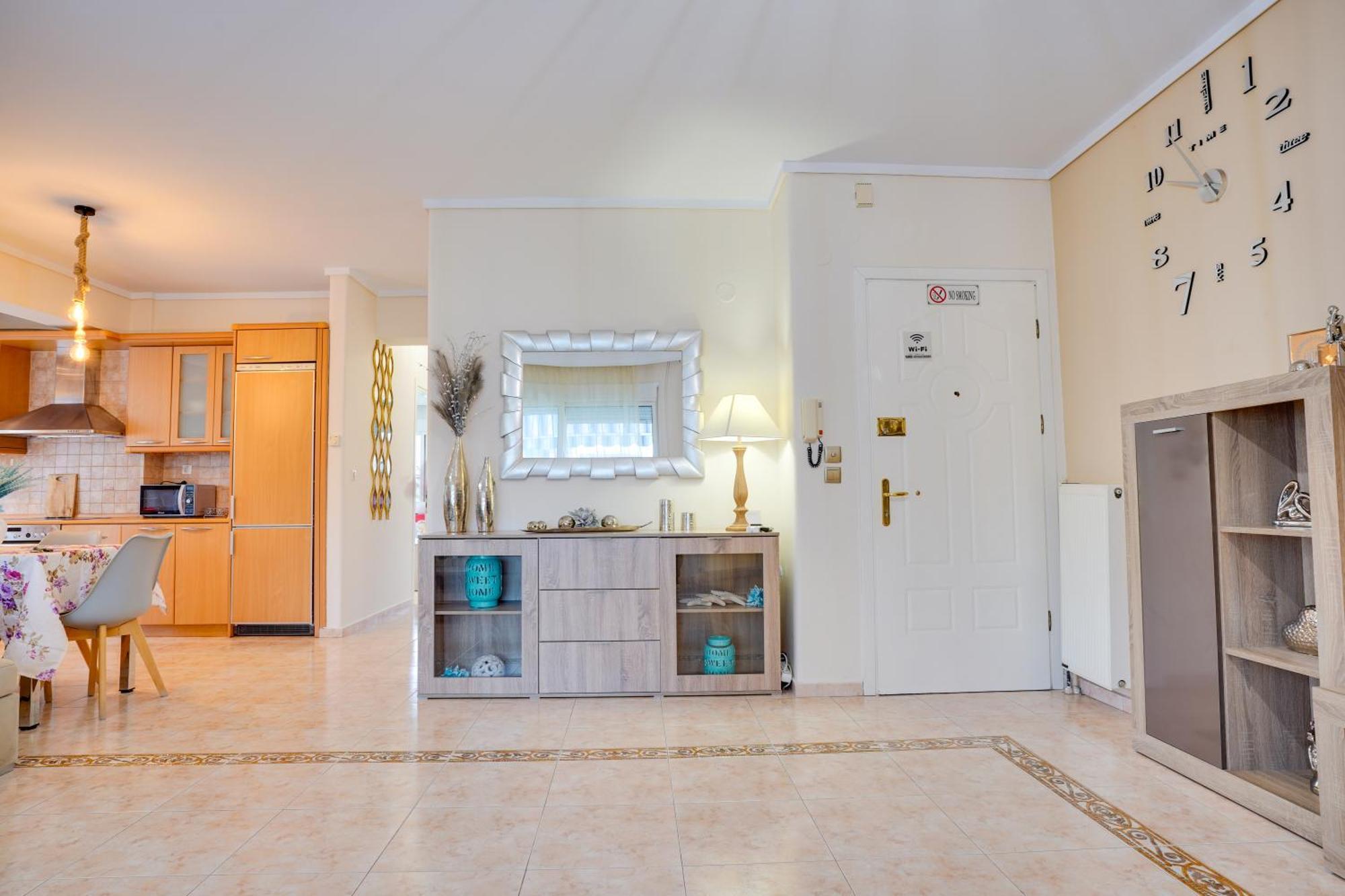 Lovely And Sunny Apartament 300M From Beach!! Peraía Buitenkant foto