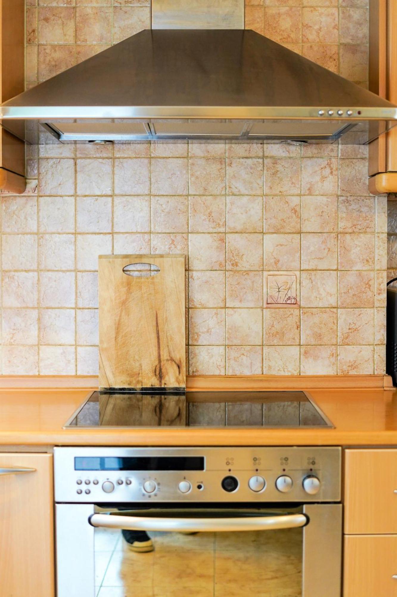 Lovely And Sunny Apartament 300M From Beach!! Peraía Buitenkant foto