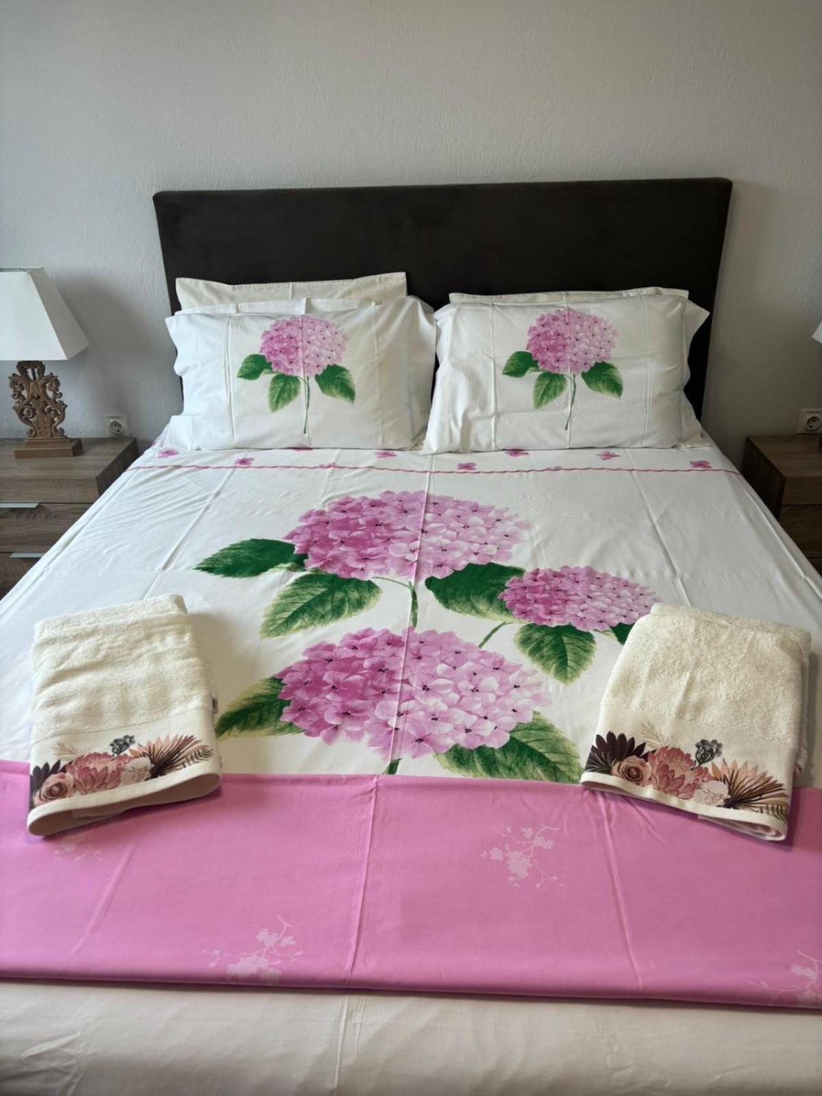 Lovely And Sunny Apartament 300M From Beach!! Peraía Buitenkant foto