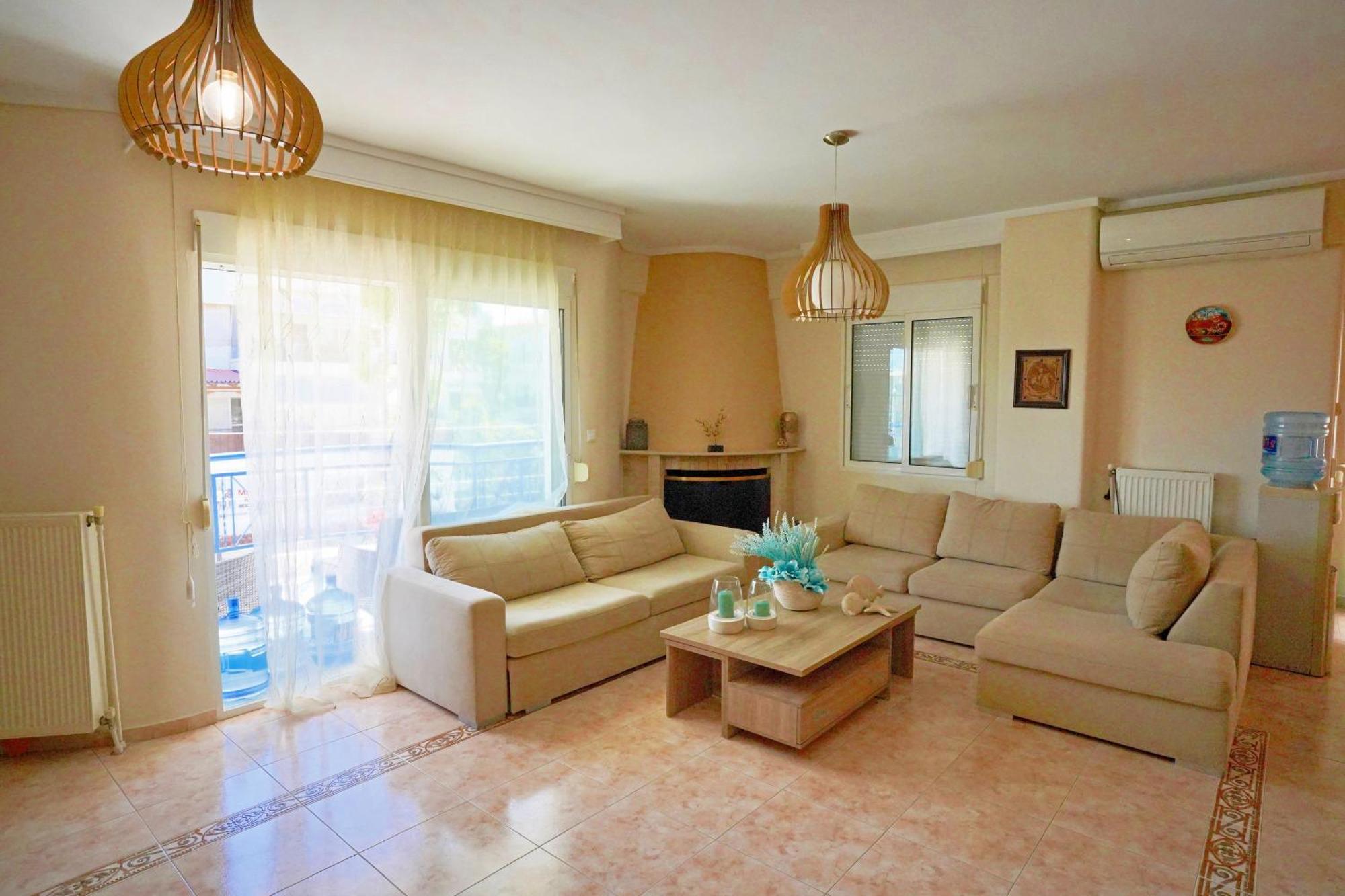 Lovely And Sunny Apartament 300M From Beach!! Peraía Buitenkant foto
