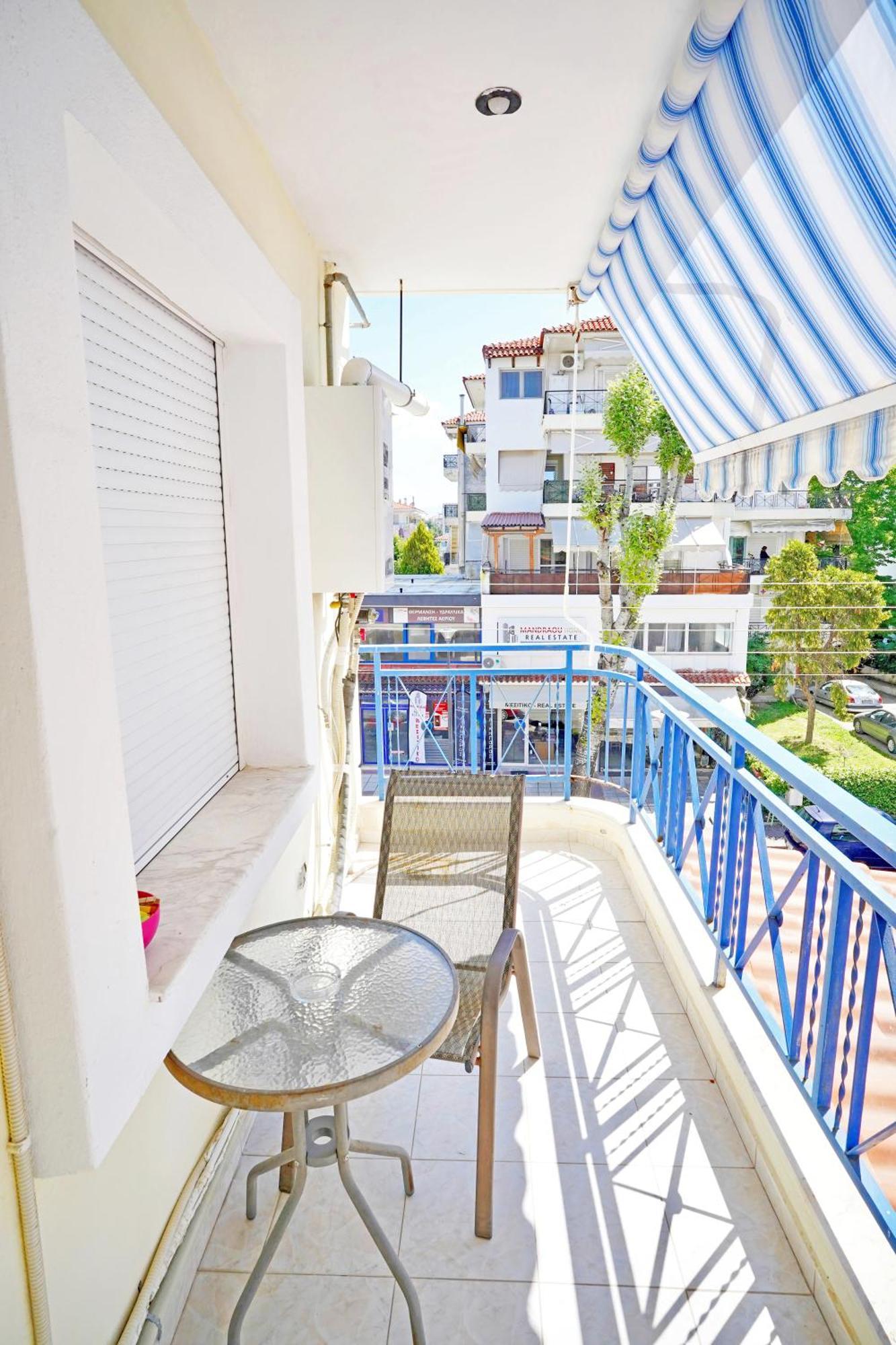 Lovely And Sunny Apartament 300M From Beach!! Peraía Buitenkant foto