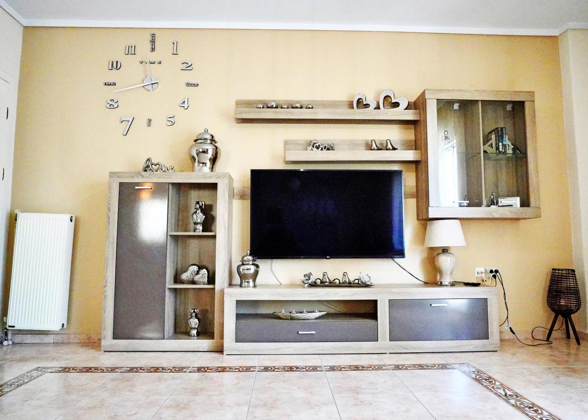 Lovely And Sunny Apartament 300M From Beach!! Peraía Buitenkant foto