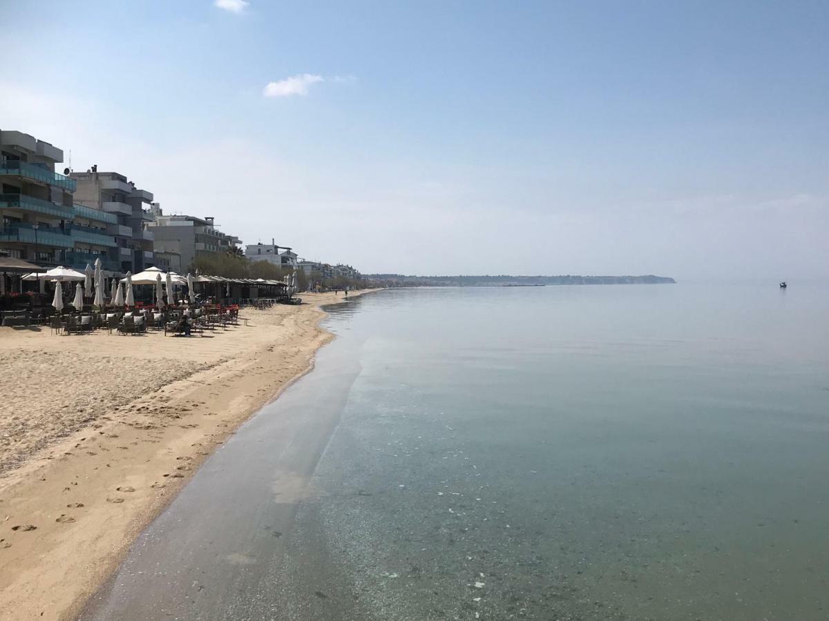 Lovely And Sunny Apartament 300M From Beach!! Peraía Buitenkant foto